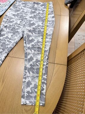 Xersion Ladies Gray Camo Active Leggings